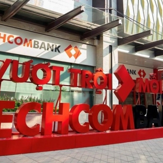 Con gái Chủ tịch Techcombank chi hàng nghìn tỷ mua cổ phiếu của ngân hàng