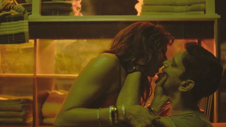 "Yêu" Sau Bão: Tình Dục và Sự Thích Ứng Của Những Người Sống Sót Sau Thảm Họa